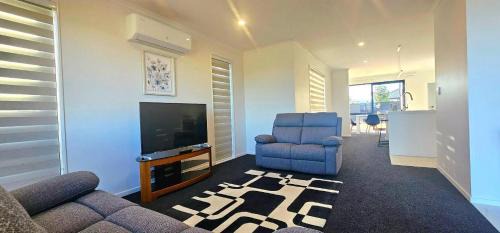 Maungatautari Apartment | Spacious Parkside Heaven in Cambridge