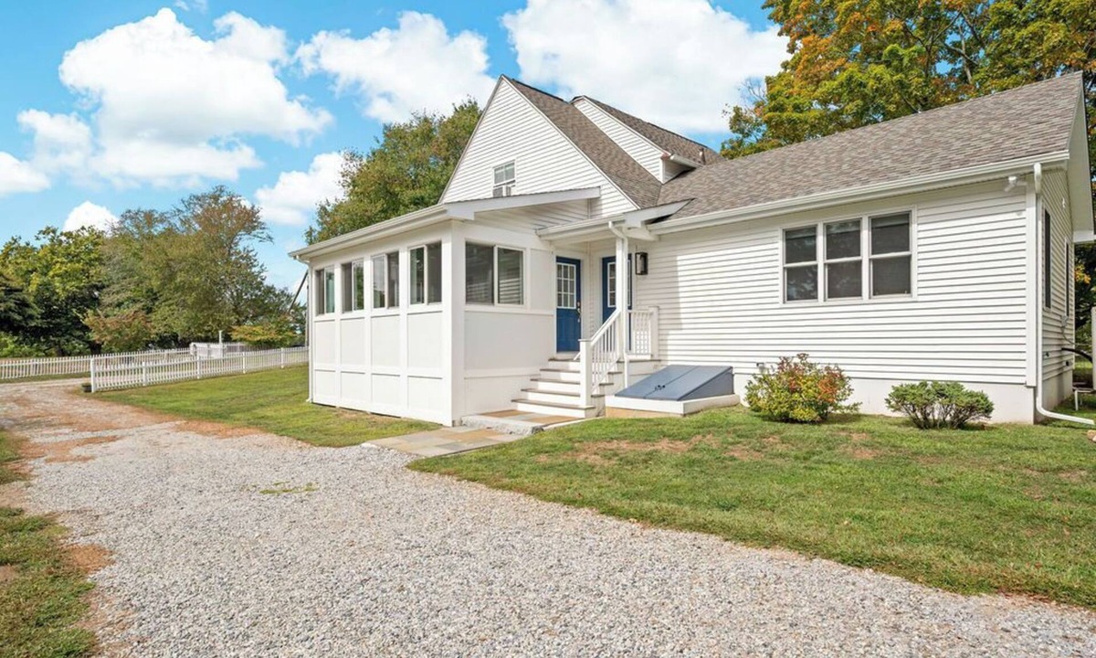 Old Lyme House | Spacious Waterfront 4-bedroom Newly Renovated Private Home in Charming Old Lyme