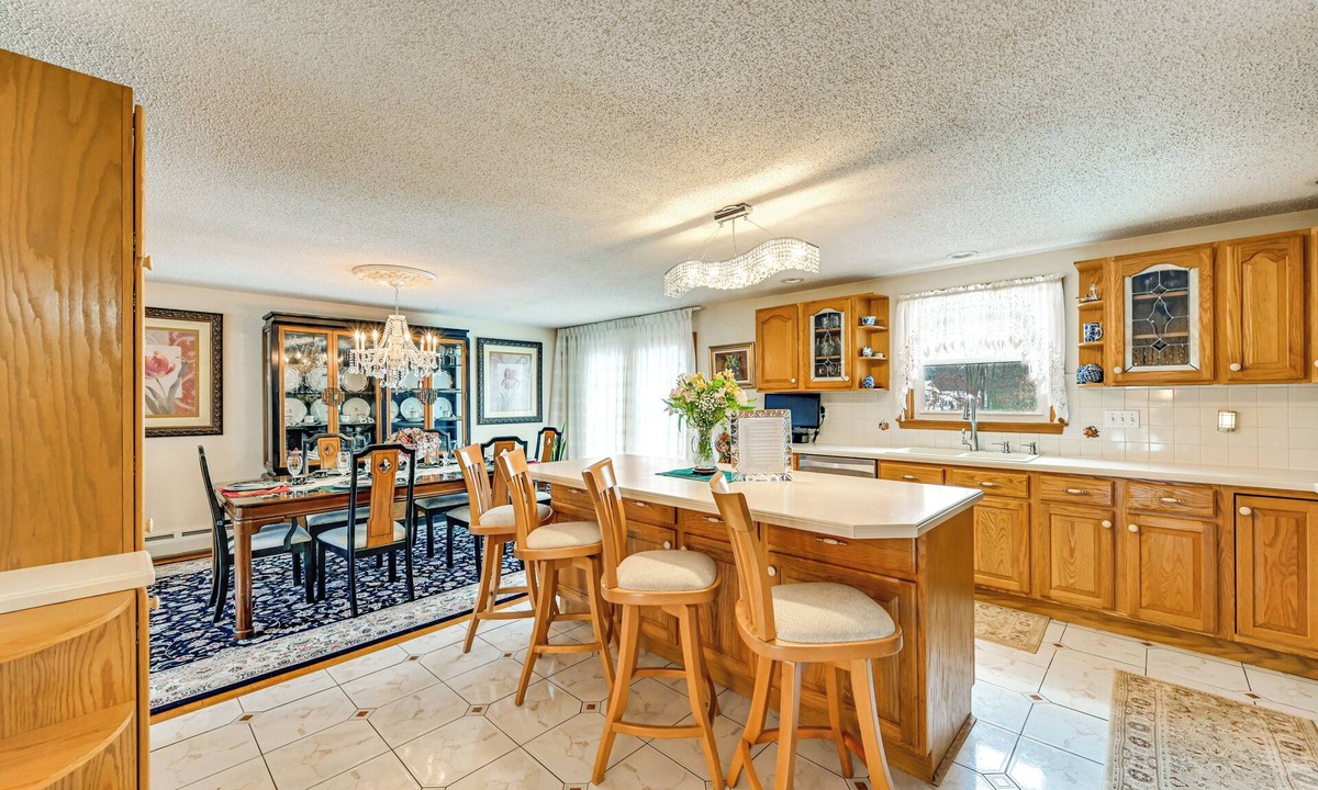 Hartford Cottage | Spacious Yard w/Gazebo: Charming Windsor Retreat