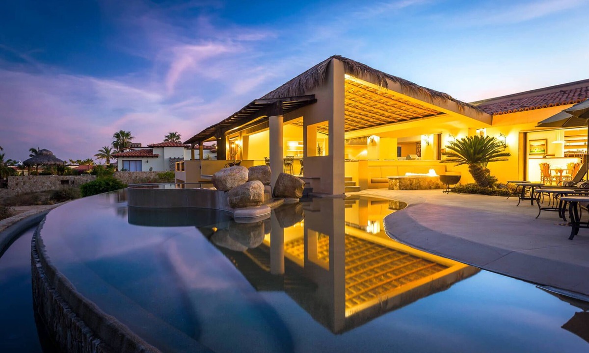 Cabo San Lucas Villa | Spectacular 8 BR Ocean View Casa Tita features A/C, WiFi, Wet Bar, Pool + More!