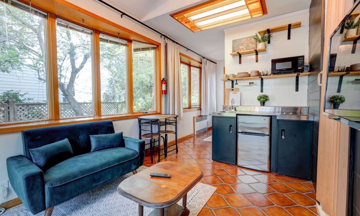 Baldwin Apartment | Studio in Baldwin|Pet friendly|Near Hospitals