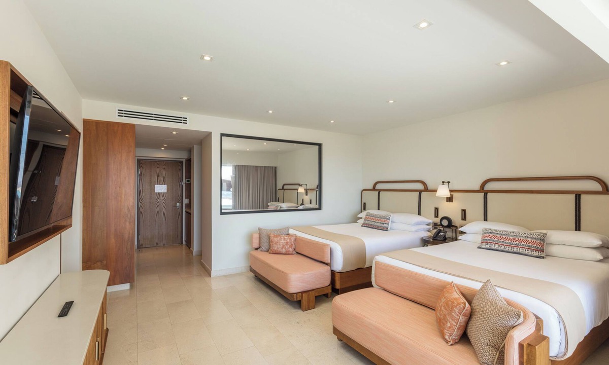 El Medano Ejidal Apartment | Stunning Views of Coastline! Beachfront, Swimming Pools, Spa, Free Parking!