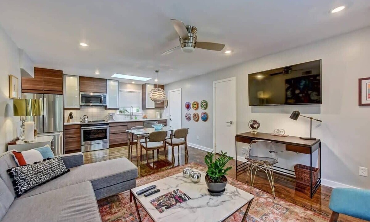 Cherry Condo | Stylish Myers Park King Suite · Free Parking · Near Uptown