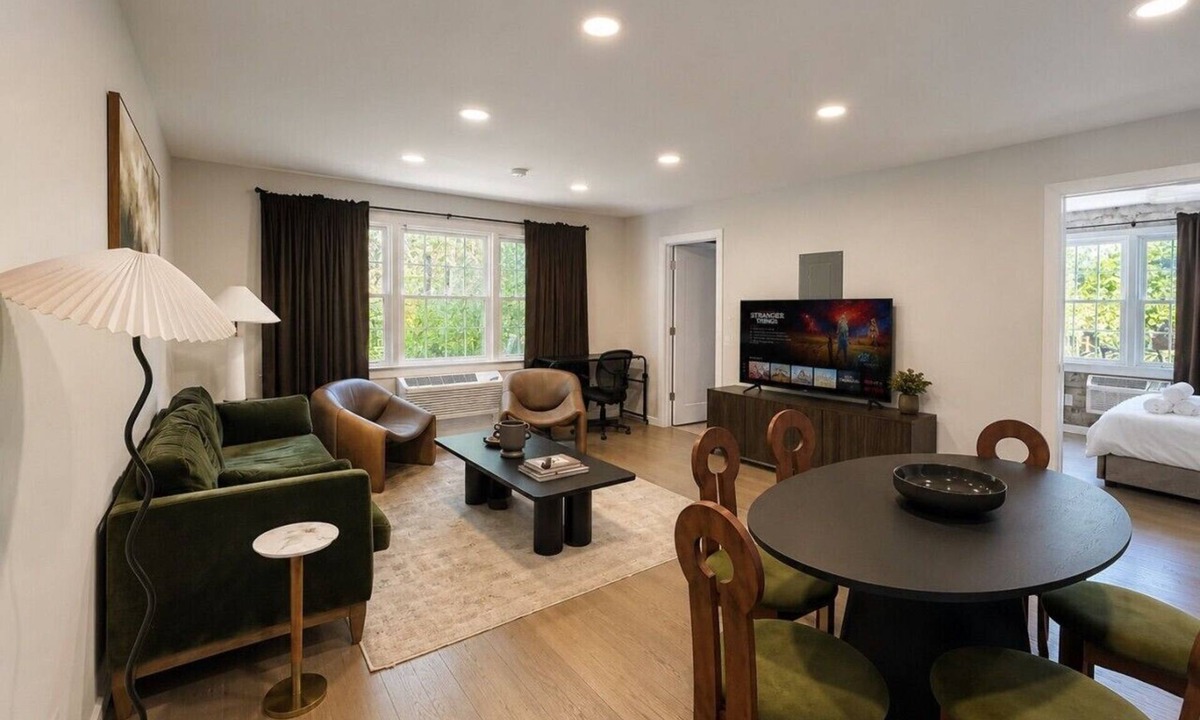 West New Haven Apartment | Stylish Westville Apartment near Yale Campus