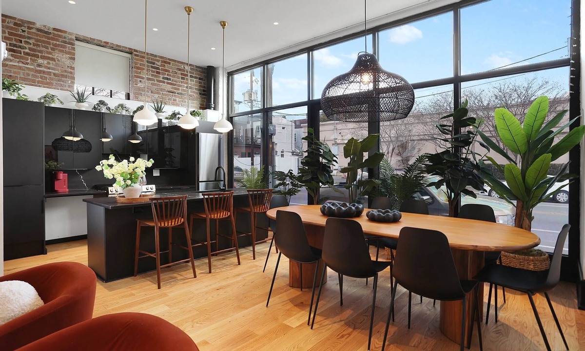 Faubourg Lafayette Hotel | The Gisele: 4BR/4BA for 8 | Pool + Streetcar Stop