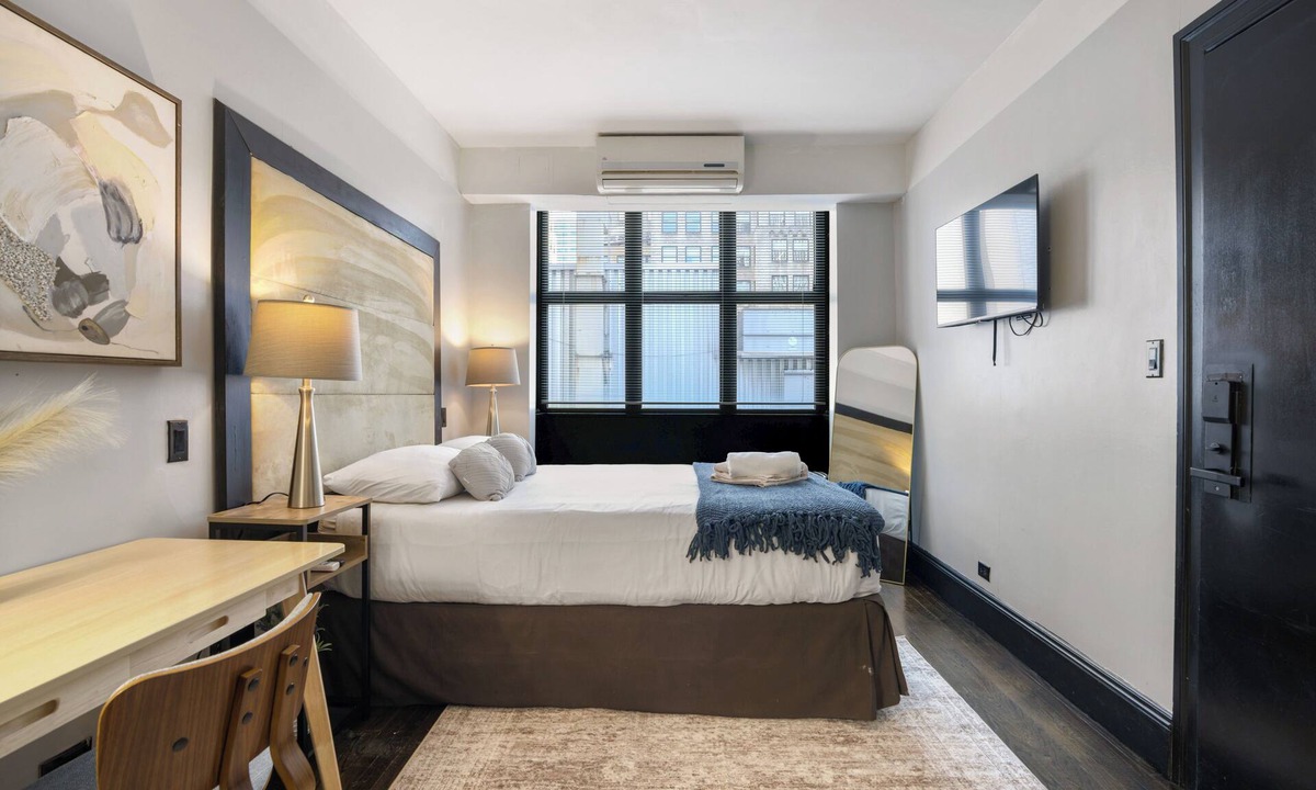 Midtown East House | Timeless New York Stay —Walk to Broadway, Times Square & More 1-bedroom building