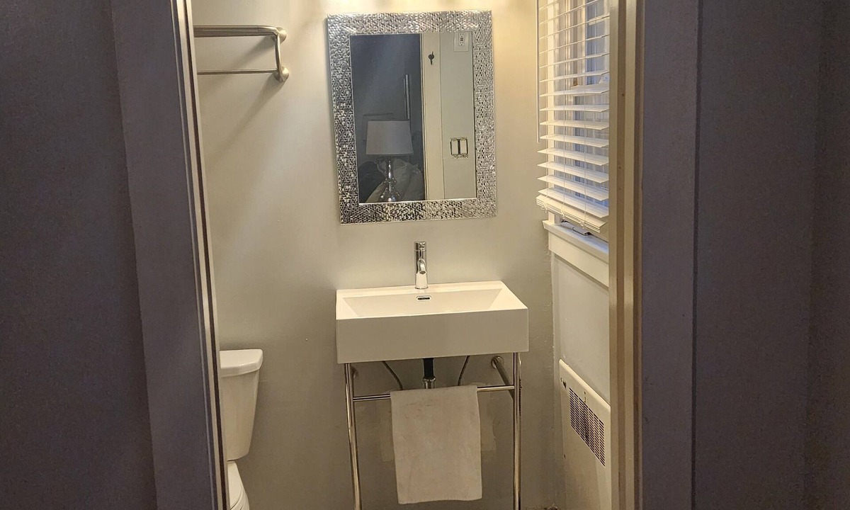 Stafford Apartment | Tranquil Country Retreat with King Bed & Luxury Walk-In Shower