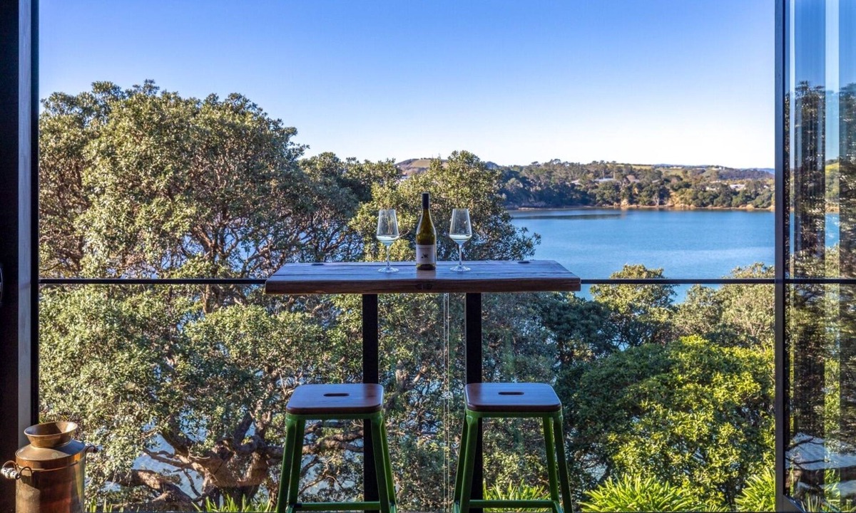 Oneroa House | Tuscan Hideaway Waiheke | Be My Guest Waiheke