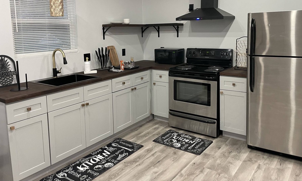 Hoffman Triangle Apartment | Villa Blanco New Orleans Vrbo near the Superdome, French Quarter, & Bourbon St.