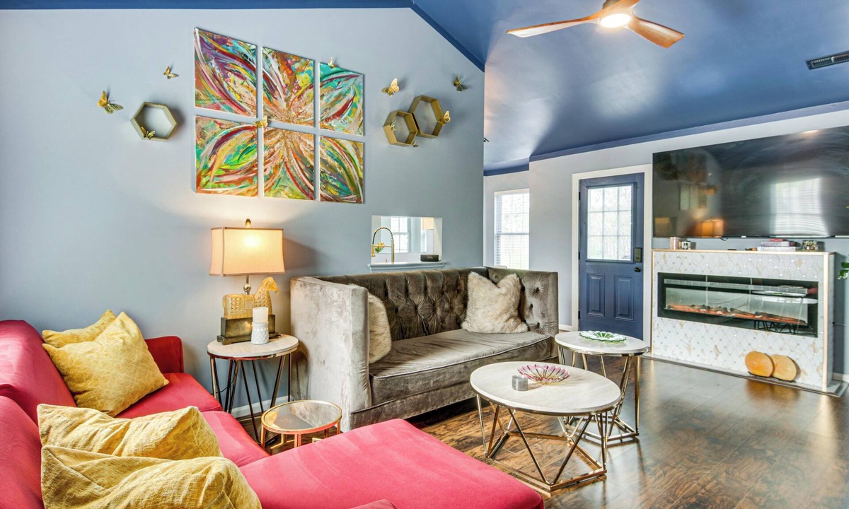 Paw Creek House | Vintage-Chic Getaway: 6 Mi to Uptown Charlotte