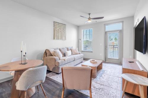 Matthews Apartment | Warm, Inviting 2BD Apt In Matthews