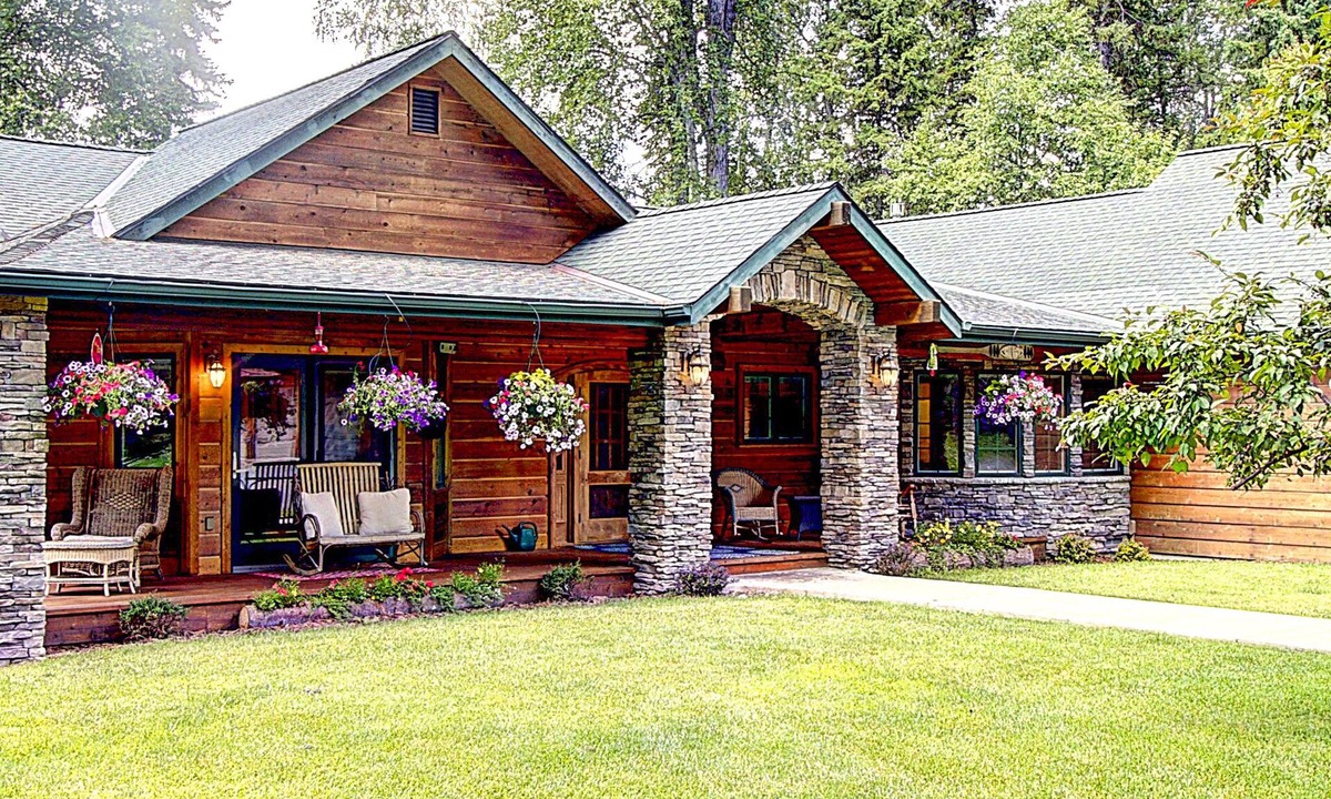 Bigfork House | Waterfront in Montana! Bigfork & Glacier Nat. Park! Aug & Sept is still open!