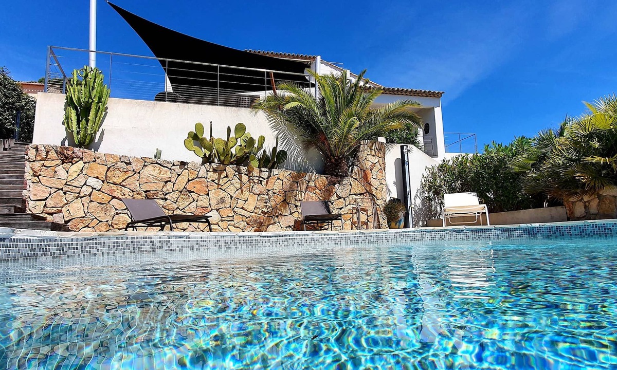 Les Issambres Villa | Wonderful Villa, Walking Distance To Beach, Heated Swimming Pool, Wifi, Aircon