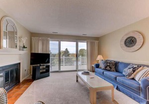 Beautiful Comfy 2 Bedroom Golf Course Condo