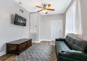Lovely 1BR next to City Park by Hosteeva