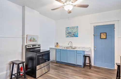 Mid-City House | 1 block to Trolley, Short walk to Historic Cemeteries, Clean, Coffee Bar