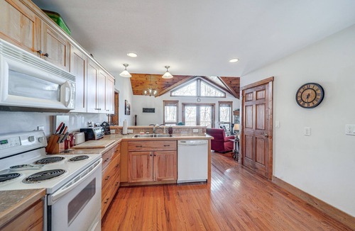 Charter Hills Cabin | 1 Mi to Beech Mtn Skiing: Family Cabin w/Fire Pit
