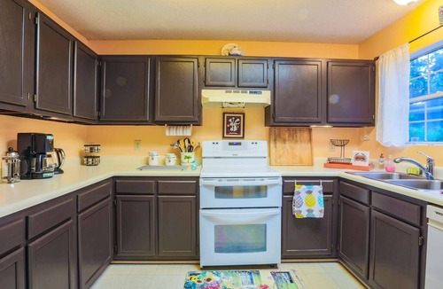 Mount Pleasant House | 10 Mins to Beach & Downtown From This Family Friendly Home w/Private Patio & Kids' Bunk Bedroom