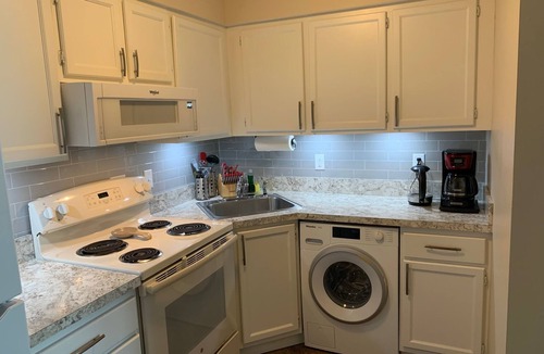 Windsor Locks Condo | 1BR/1.5BA Entire Loft Condo near Bradley Airport 30+ days