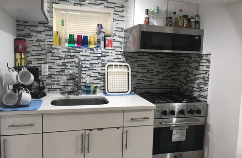 Queens Apartment | 2-bedroom apartment steps to Flushing Meadows-Corona Park