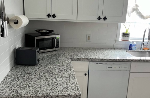 Hoffman Triangle House | 2 bedroom double 1 mile from Superdome