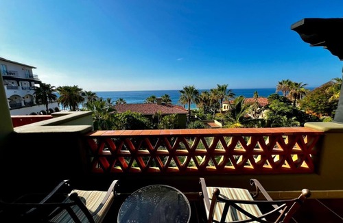 Juarez Villa | 2-bedroom villa in amazing Cabo San Lucas with a fitness room and multiple pools