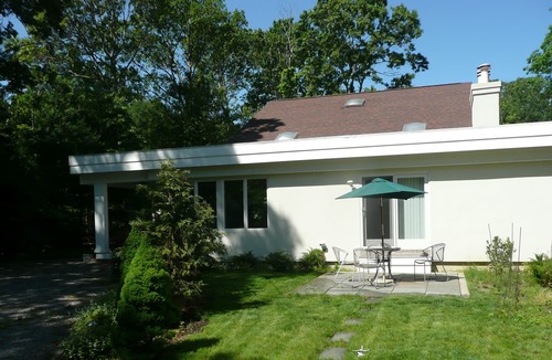 Northwest Harbor House | 2 Bedrooms, 2 bathrooms, East Hampton Contemporary - Walk to Bay Beaches
