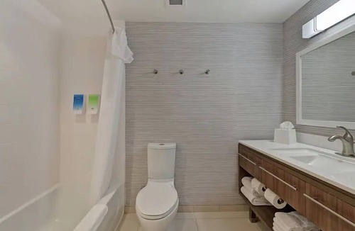 West Palm Beach Hotel | 2 King Studios w/Breakfast & BBQ, 1.8mi Armory Art Center WPB Downtown Stay