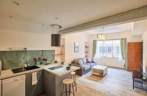 Saint-Jeannet Apartment | 2-room apartment in the heart of the old village opposite the restaurant