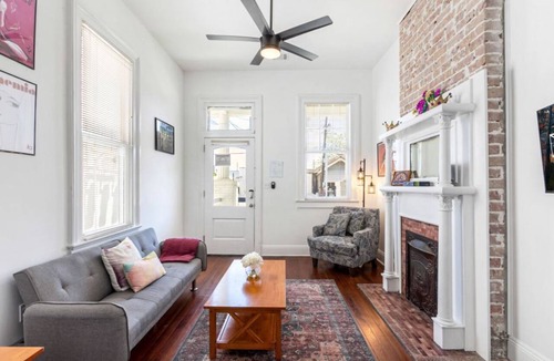 Freret Condo | 20% OFF Monthly | 10% OFF Weekly- Private 2BR in Uptown by Hosteeva