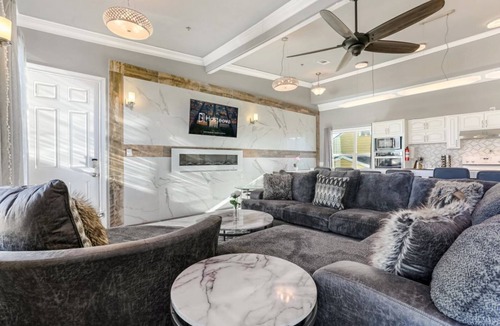 Faubourg Lafayette Condo | 20% OFF Monthly | 10% OFF Weekly-5BR Urban Penthouse in the Heart of New Orleans