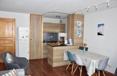 Pralognan-la-Vanoise Apartment | 200m from resort center, 2nd floor, balcony, tv, ski locker, 44m², Pralognan-la-Vanoise