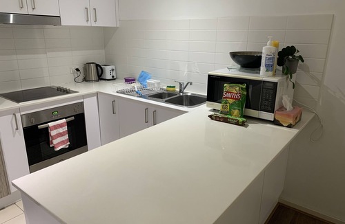 Braddon Apartment | 2B/2B, pets allowed, flexible bedding, ground floor courtyard