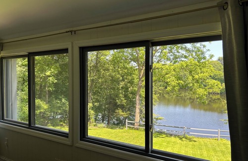 Greenwich House | 2BR, 2 King beds, 1 BA, and Kitchenette in Lakeside Home in Greenwich.