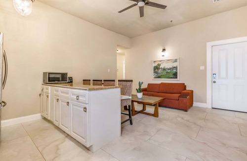 Faubourg Lafayette Condo | 2BR Cozy condo Steps from ST Charles