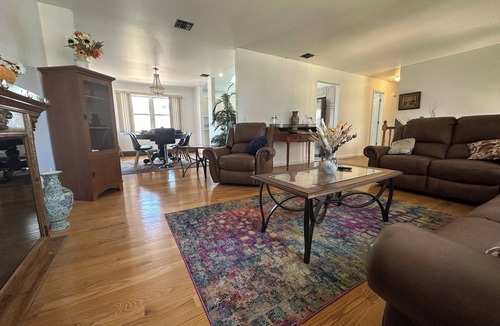 Alden Manor House | 2BR PRIV ENTRY 2nd floor of house in quiet neighborhood, close to everything!