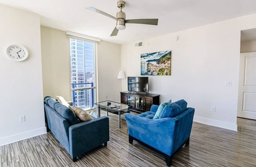 Charlotte Center City Apartment | 2BR Uptown Charlotte Furnished Apartments by RedAwning