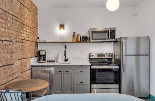 French Quarter Bed & Breakfast | 3 Bedroom Apartment, French Quarter, Pool, Walk to Canal & Bourbon
