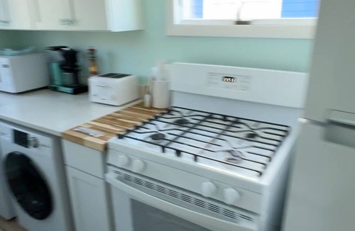 Fairfield House | 3-bedroom tranquil house on Fairfield Beach, with cool ocean breeze