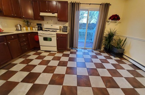 Norwalk House | 3-LEVEL RETRO HOUSE/CLOSE TO BEACH, NYC, STAMFORD, WESTPORT, GREENWICH