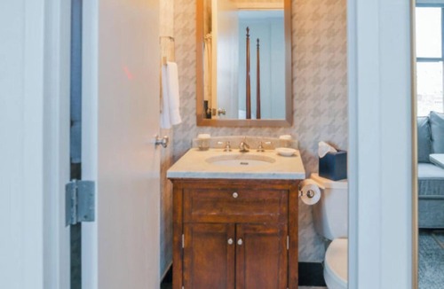 Charlotte Center City Hotel | 3 Vintage-Inspired Downtown Rooms Near Blumenthal Theaters and Events