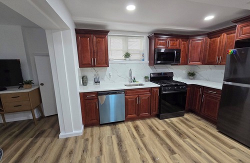 Lincoln Park House | 30 minutes to time square 4 minutes walk to empire city casino
