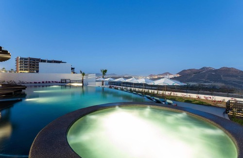 Los Cabos Villa | 3BDR Villa Private Pool, Rooftop, steps away from Club House, Gym, Pool, Jacuzzi