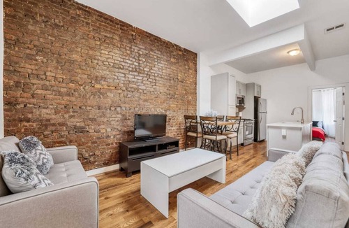 Brooklyn House | 4 Bedroom 2 Bathroom Beautiful Brooklyn Apartment