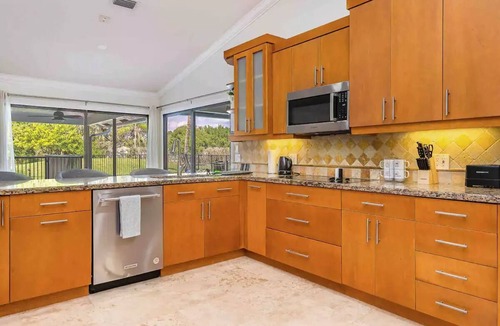 Jog Road House | 4 BR 3.5 w/pool. Near Delray Beach and Wellington and equestrian communities