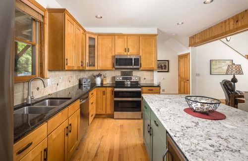 Seven Devils House | 4 BR Home with Grandfather Mountain Views, Hot Tub, Game Room & Spacious Decks