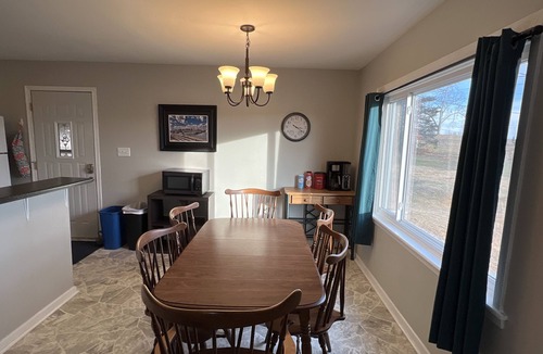 Cedar Rapids House | 5 Bed, 2 Bath Split Level Home Big Yard on NE Side of Cedar Rapids