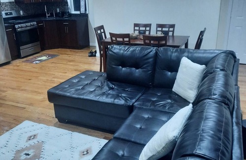 Rochdale Apartment | 5 minutes from JFK, near local hospitals, and schools fully furnished Corporate
