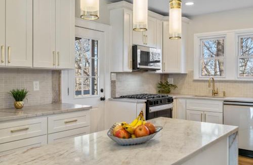 Teaneck House | 5BR Home Minutes to NYC and FIFA 2026 Sleeps 16