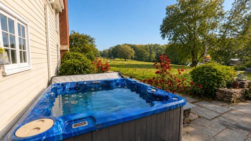Easton House | 6BR Easton House with Pool, Hot Tub & Big Yard